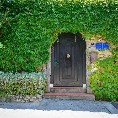 Pensión House Sveti Jakov 4*