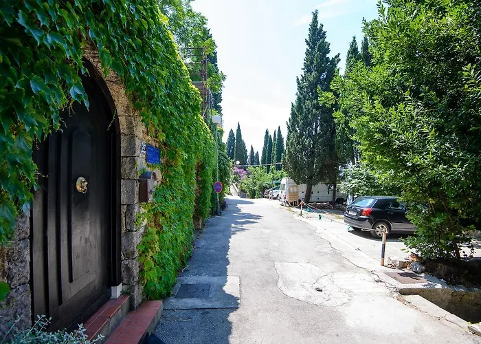 Guest house House Sveti Jakov